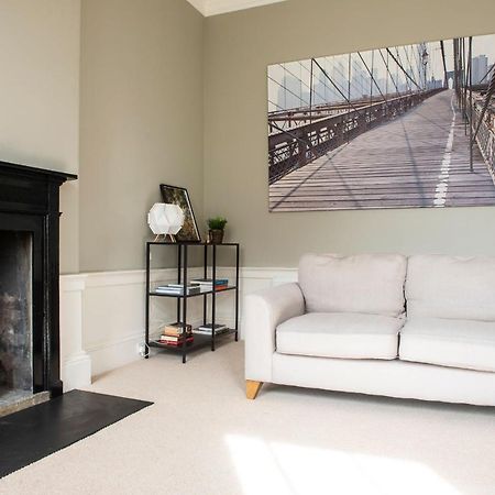 Joivy Bright & Spacious Apt In Stockbridge Edimburgo Esterno foto